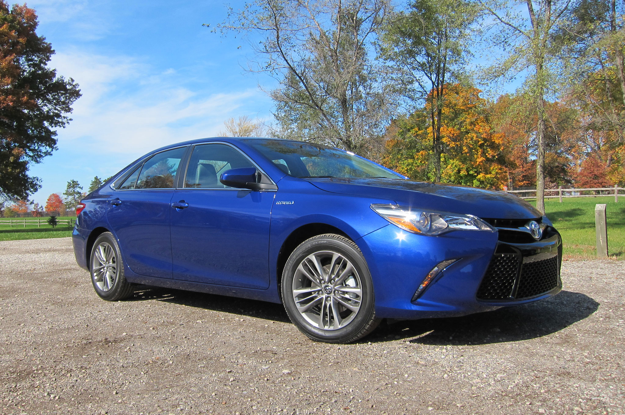 2015 Toyota Camry Hybrid Se Review